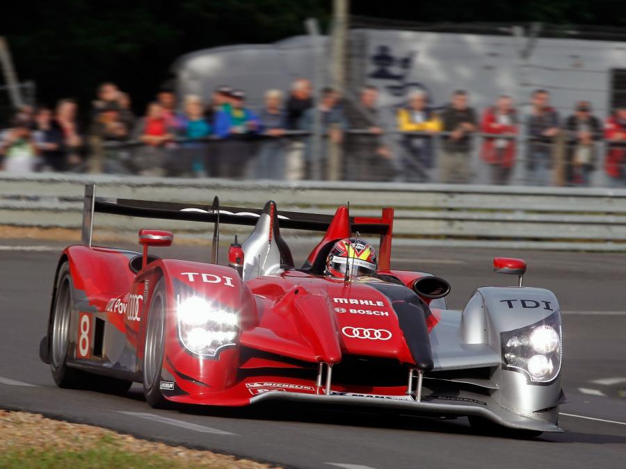  Audi R15 TDI Plus 2010 года  (фото 35 из 40)